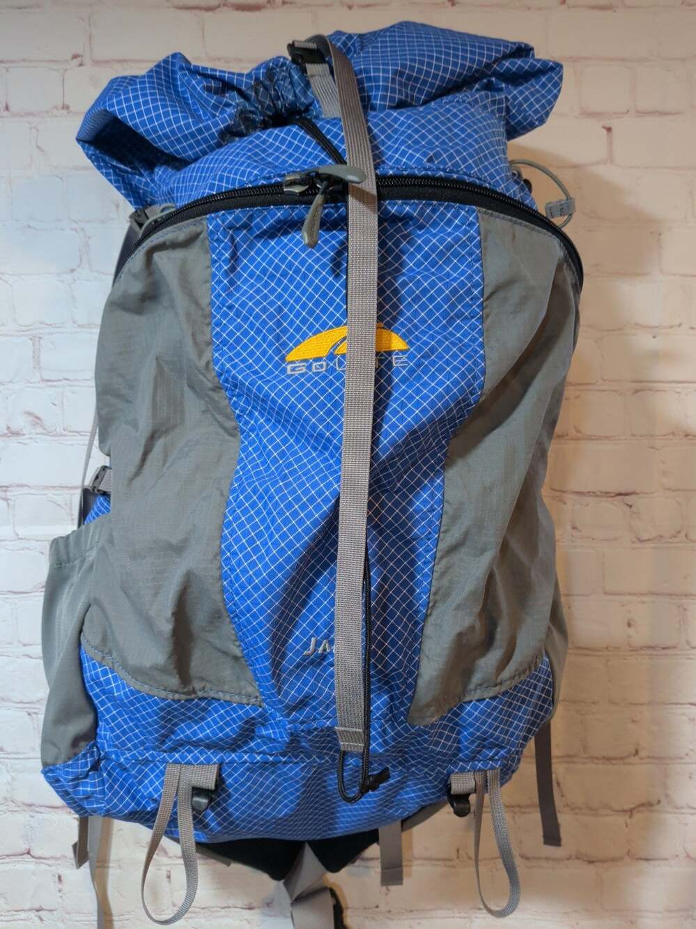 GoLite Pinncale Jam Ultralight Backpack 32L Size Medium Blue White Gray